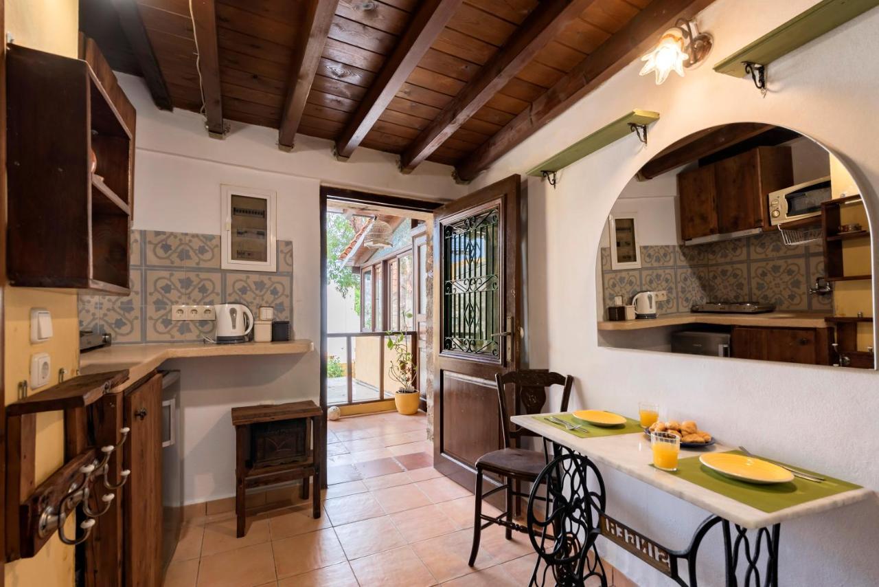 Secret Garden - Old Town Apartment Rhodes City Exterior photo